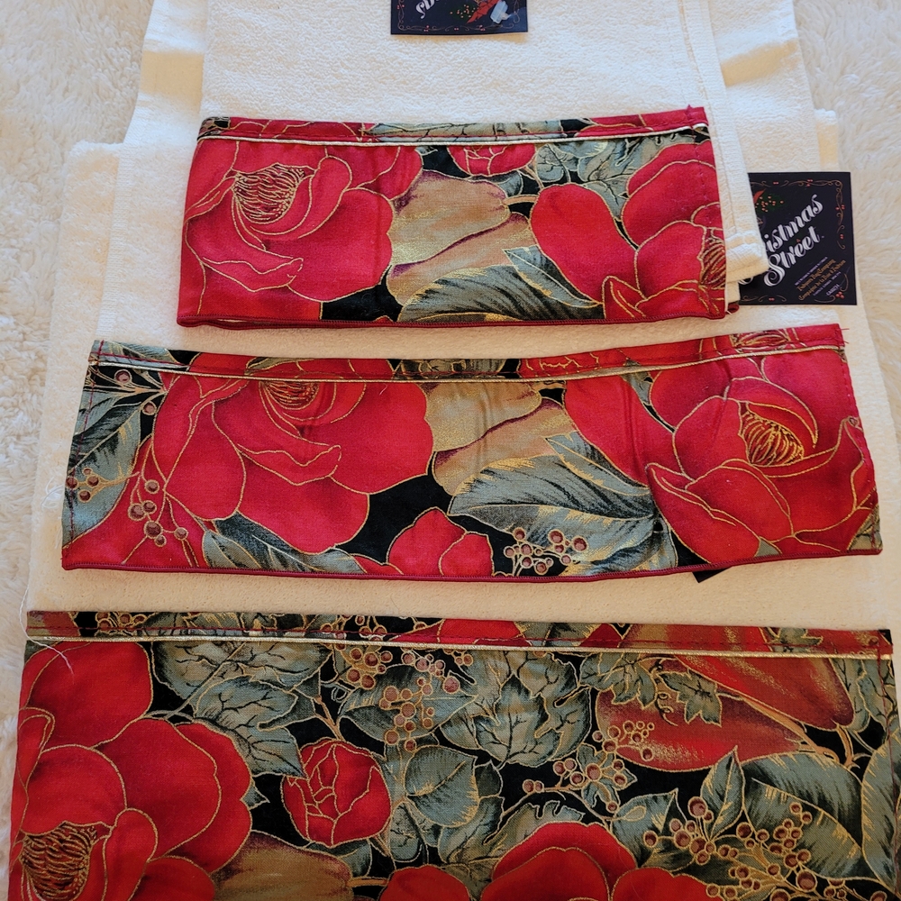 Hudson's Bay Christmas Towel Set